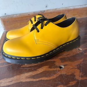 New Dr Martens 1461 Yellow NYC New York City Leather Oxford Men 7 / Women 8